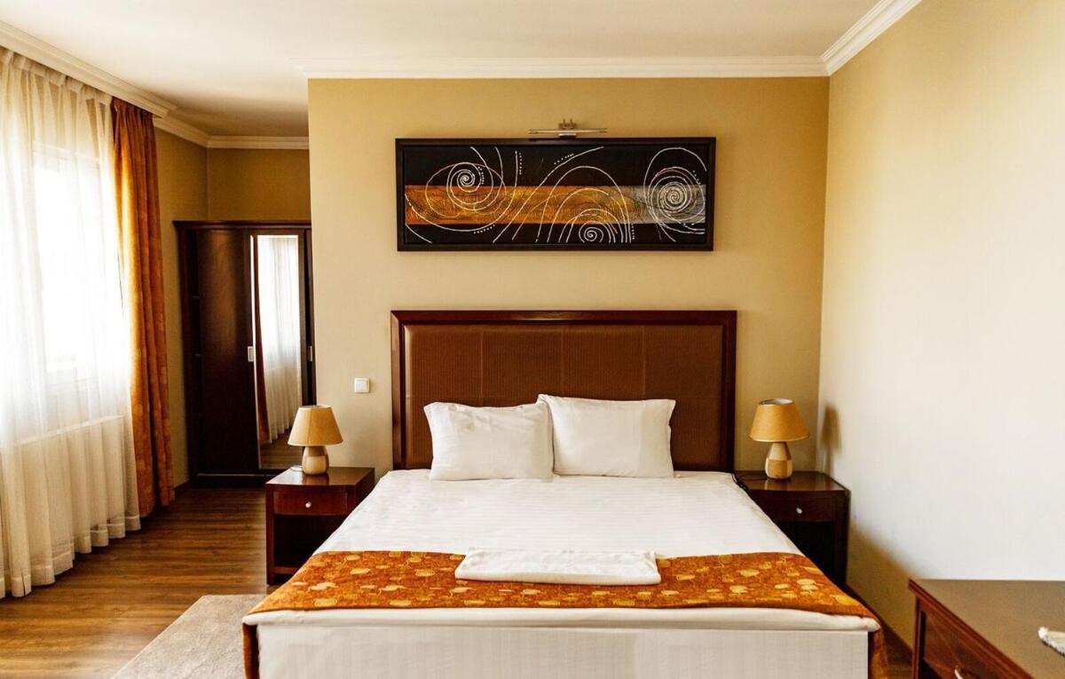 Boutique Hotel Igmas, Prishtina Pristina Exterior photo